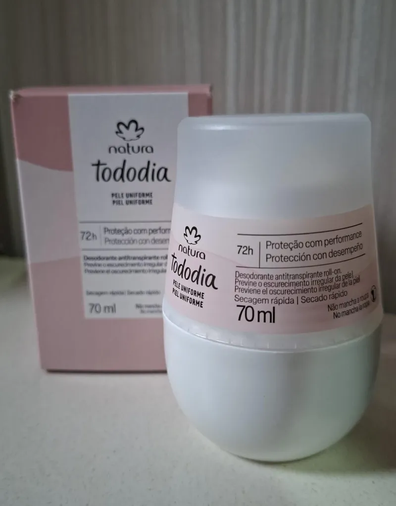 Desodorante antitranspirante roll-on Tododia pele uniforme. 70 ml